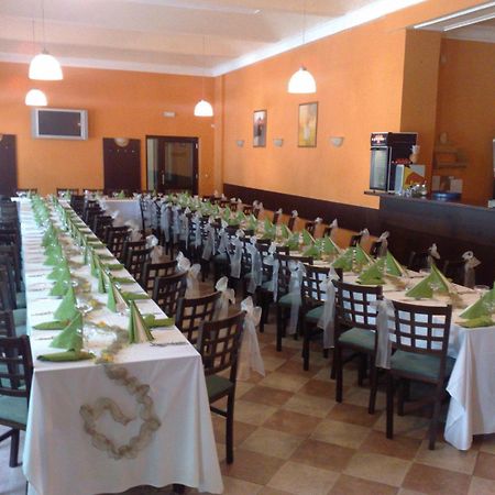 泰雷津公园酒店 Terezín 外观 照片